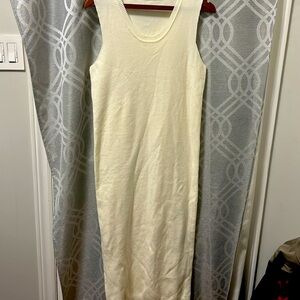 Women Maxi dress no tag. Knit material color cream. Stretchy fits size 6 -8 M/L